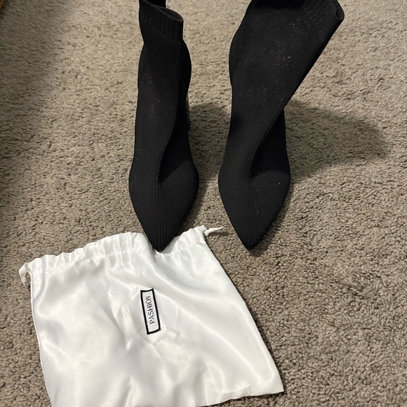 Pashion Footwear Black Ankle Boots - Picture 1 of 2
